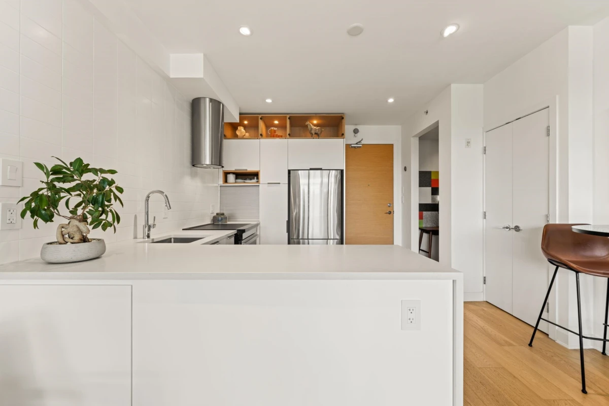 Dining Area Photo of 401 1808 W 1st Avenue, Vancouver, BC
