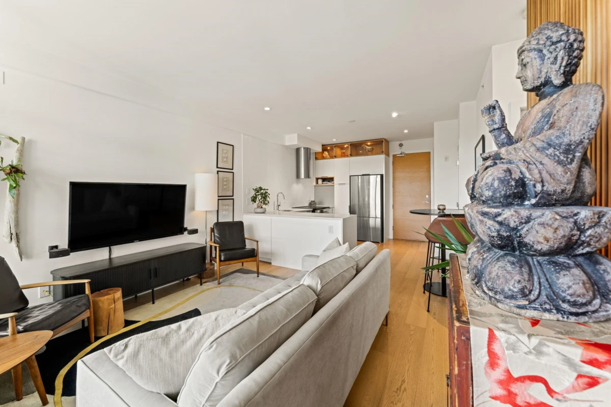 Living Room Photo of 401 1808 W 1st Avenue, Vancouver, BC