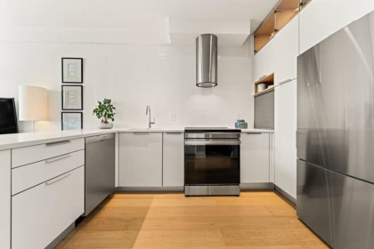Kitchen Photo of 401 1808 W 1st Avenue, Vancouver, BC