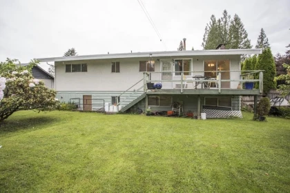 Staircase Photo of 12104 261 Street, Maple Ridge, BC
