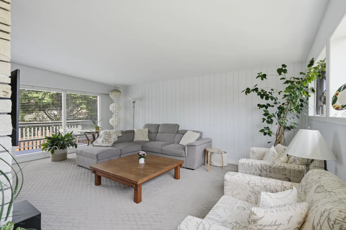 Dining Area Photo of 1679 58 Street, Delta, BC