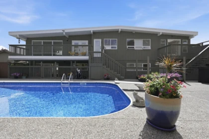 Garden / Landscaping Photo of 1679 58 Street, Delta, BC