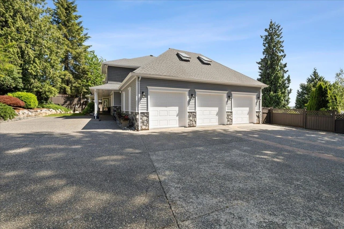 Living Room Photo of 16248 59 Avenue, Surrey, BC