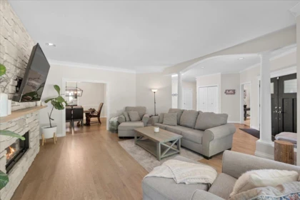 Kitchen Island Photo of 16248 59 Avenue, Surrey, BC