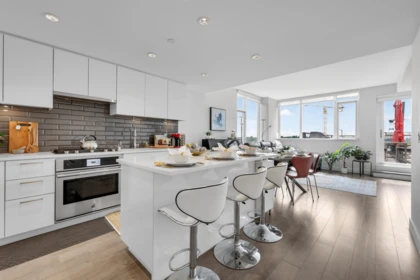 702 3451 Sawmill Crescent, Vancouver, BC, Vancouver — Apartment/Condo for sale