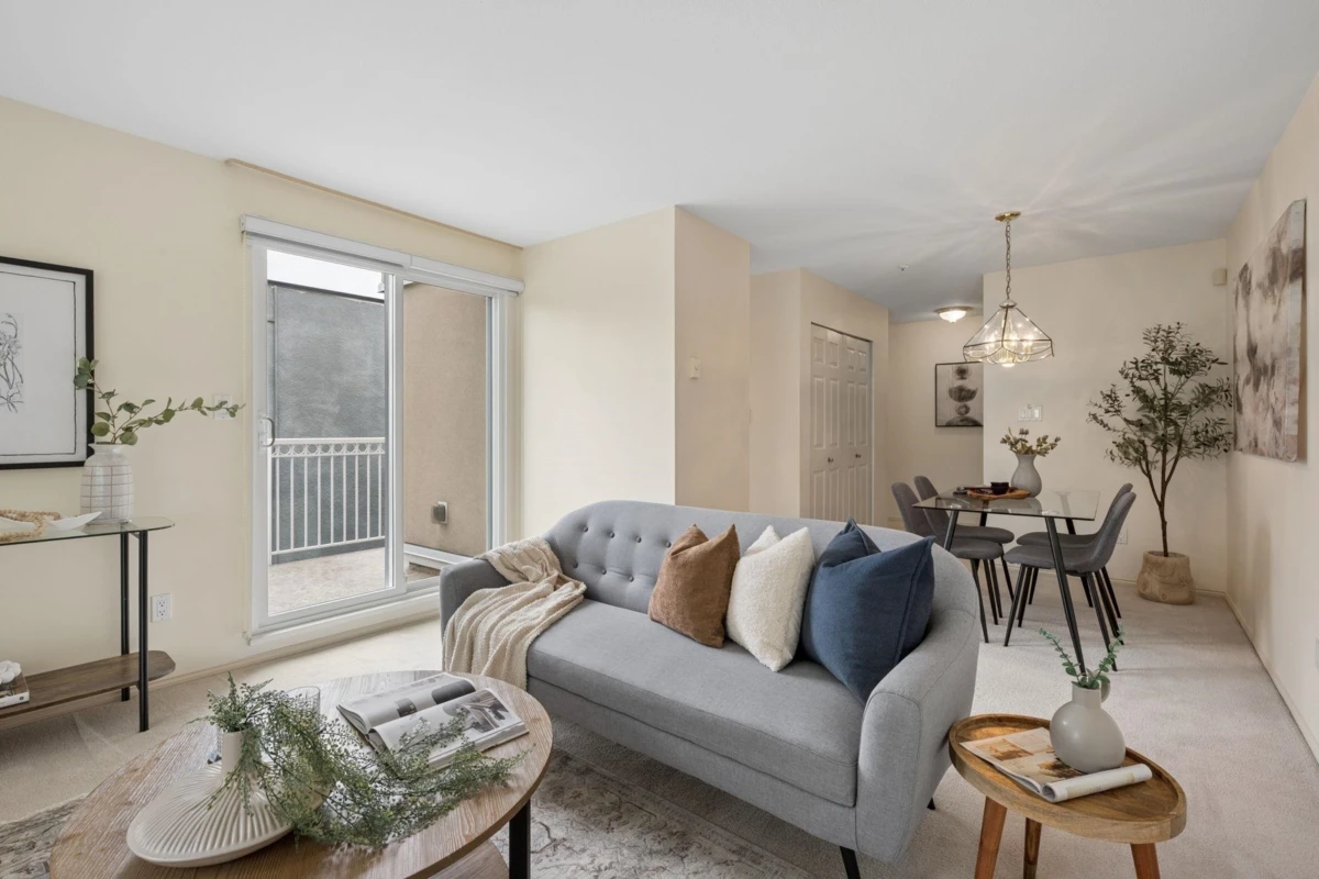 Living Room Photo of 302 228 E 14th Avenue, Vancouver, BC