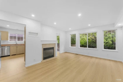 Entry Foyer Photo of 76 8888 151 Street, Surrey, BC