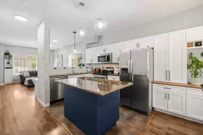 Kitchen Photo of 75 18701 66 Avenue, Surrey, BC