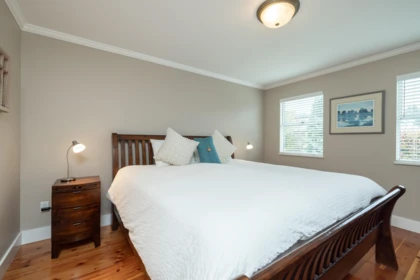 Basement Recreation Room Photo of 976 Habgood Street, White Rock, BC