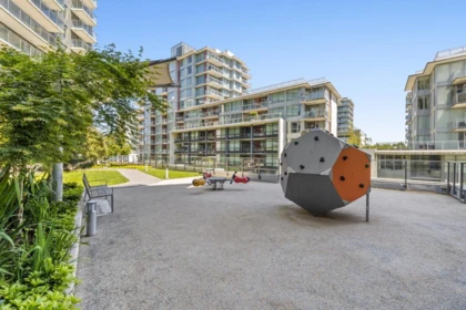 Garden / Landscaping Photo of 1281 8608 Hazelbridge Way, Richmond, BC