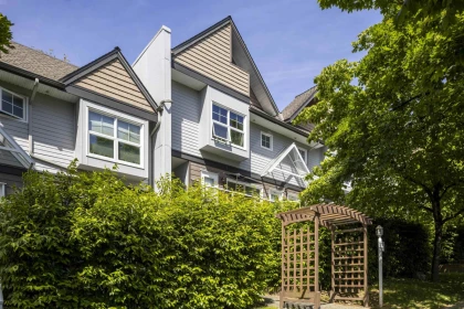 102 3787 Pender Street, Burnaby, BC, Burnaby — Apartment/Condo for sale