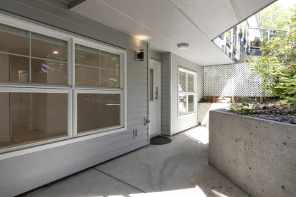 102 3787 Pender Street, Burnaby, BC, Burnaby — Apartment/Condo for sale