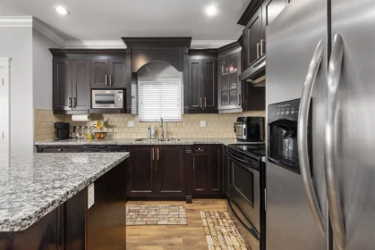 Kitchen Photo of 15032 60 Avenue, Surrey, BC