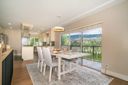Breakfast Nook Photo of 880 Jefferson Avenue, West Vancouver, BC