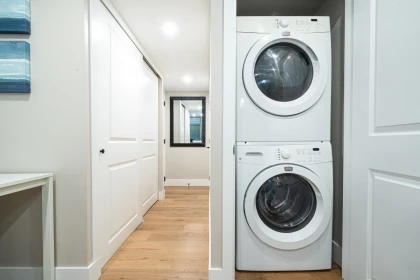 Hot Tub / Spa Photo of 880 Jefferson Avenue, West Vancouver, BC
