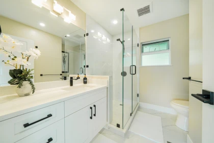 Powder Room Photo of 880 Jefferson Avenue, West Vancouver, BC