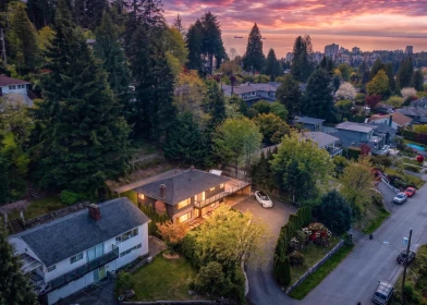 Street View Photo of 880 Jefferson Avenue, West Vancouver, BC