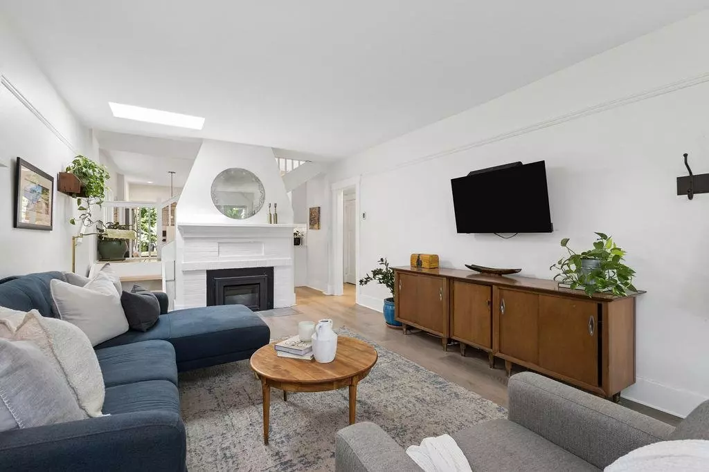 Family Room Photo of 1255 E 23rd Avenue, Vancouver, BC