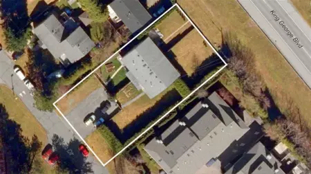 1835 King George Boulevard, Surrey, BC, Surrey — Half Duplex for sale