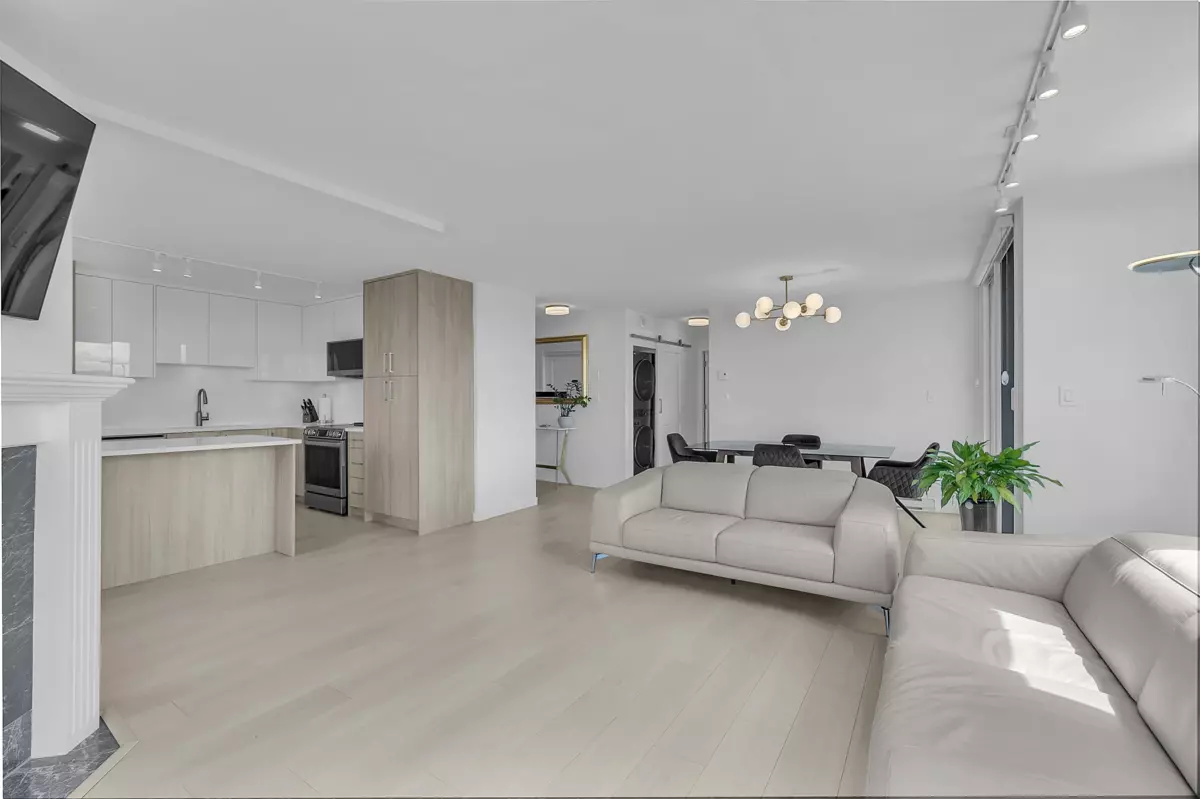 Family Room Photo of 504 412 Twelfth Street, New Westminster, BC