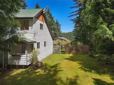 Kitchen Photo of 177 Spinnaker Drive, Mayne Island, BC