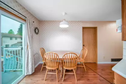 Swimming Pool Photo of 14932 98a Avenue, Surrey, BC