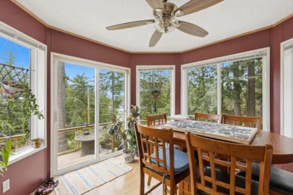 Kitchen Photo of 4580 Rondeview Road, Madeira Park, BC