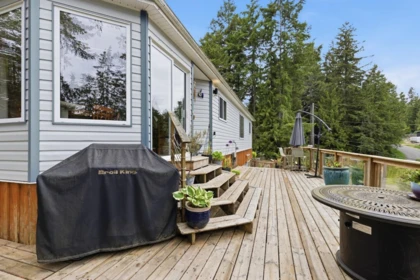 Mudroom Photo of 4580 Rondeview Road, Madeira Park, BC