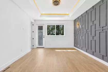 Entry Foyer Photo of 101 10009 173a Street, Surrey, BC