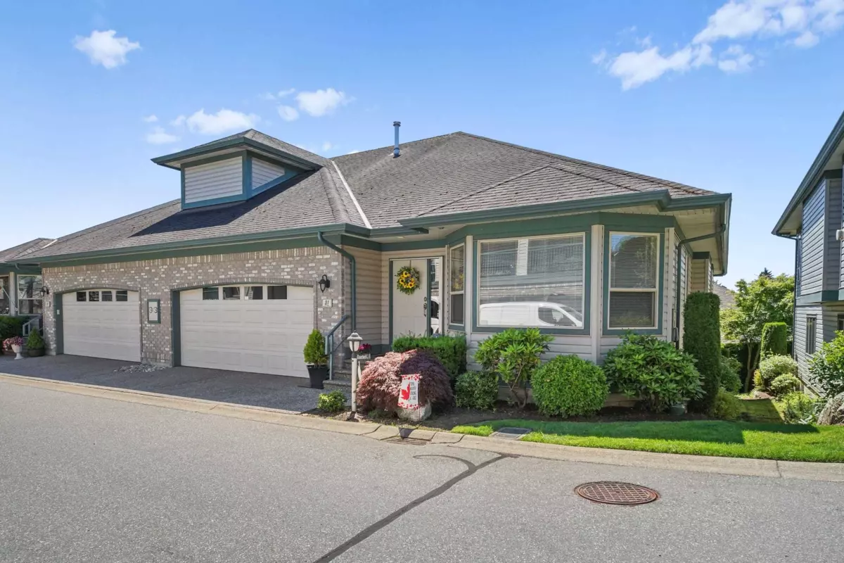 Living Room Photo of 31 31517 Spur Avenue, Abbotsford, BC