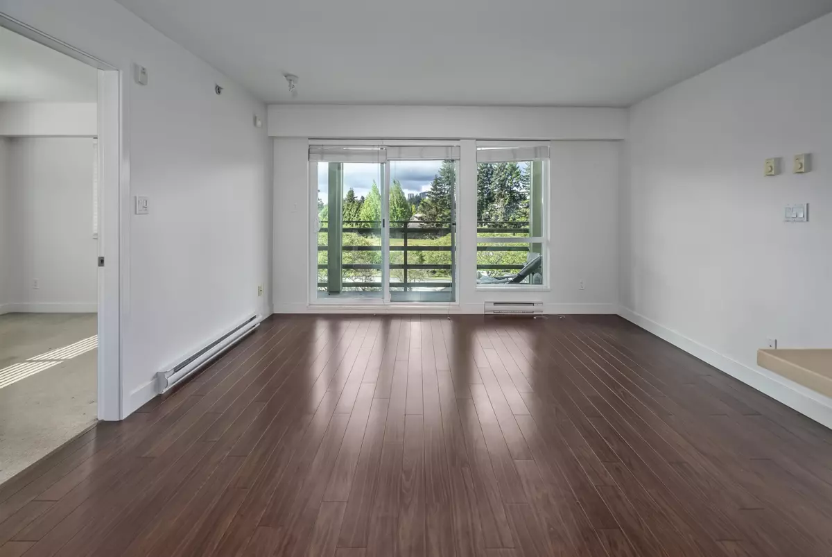Dining Area Photo of 406 15735 Croydon Drive, Surrey, BC