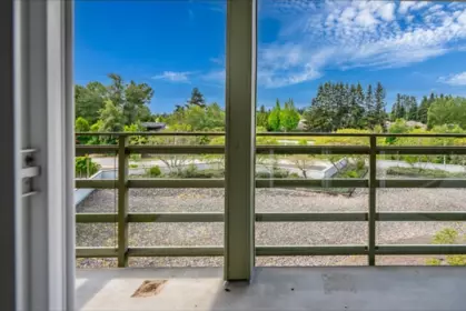 Outdoor Deck Photo of 406 15735 Croydon Drive, Surrey, BC