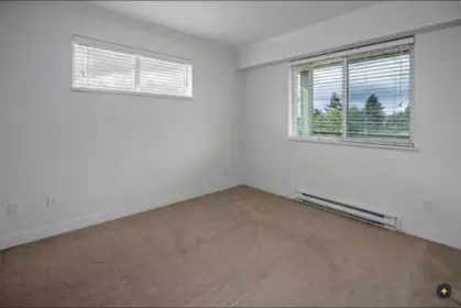 Staircase Photo of 406 15735 Croydon Drive, Surrey, BC