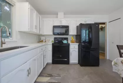 Breakfast Nook Photo of 6079 173a Street, Surrey, BC
