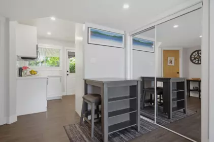 Entry Foyer Photo of 6079 173a Street, Surrey, BC