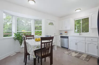 Kitchen Island Photo of 6079 173a Street, Surrey, BC
