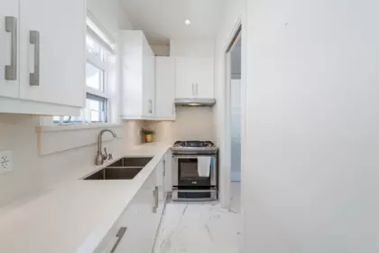 Primary Bathroom Photo of 2277 E 28th Avenue, Vancouver, BC