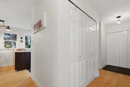 Basement Recreation Room Photo of 1 1606 W 10th Avenue, Vancouver, BC