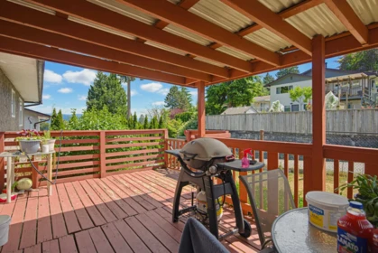 Laundry Room Photo of 3204 Mariner Way, Coquitlam, BC