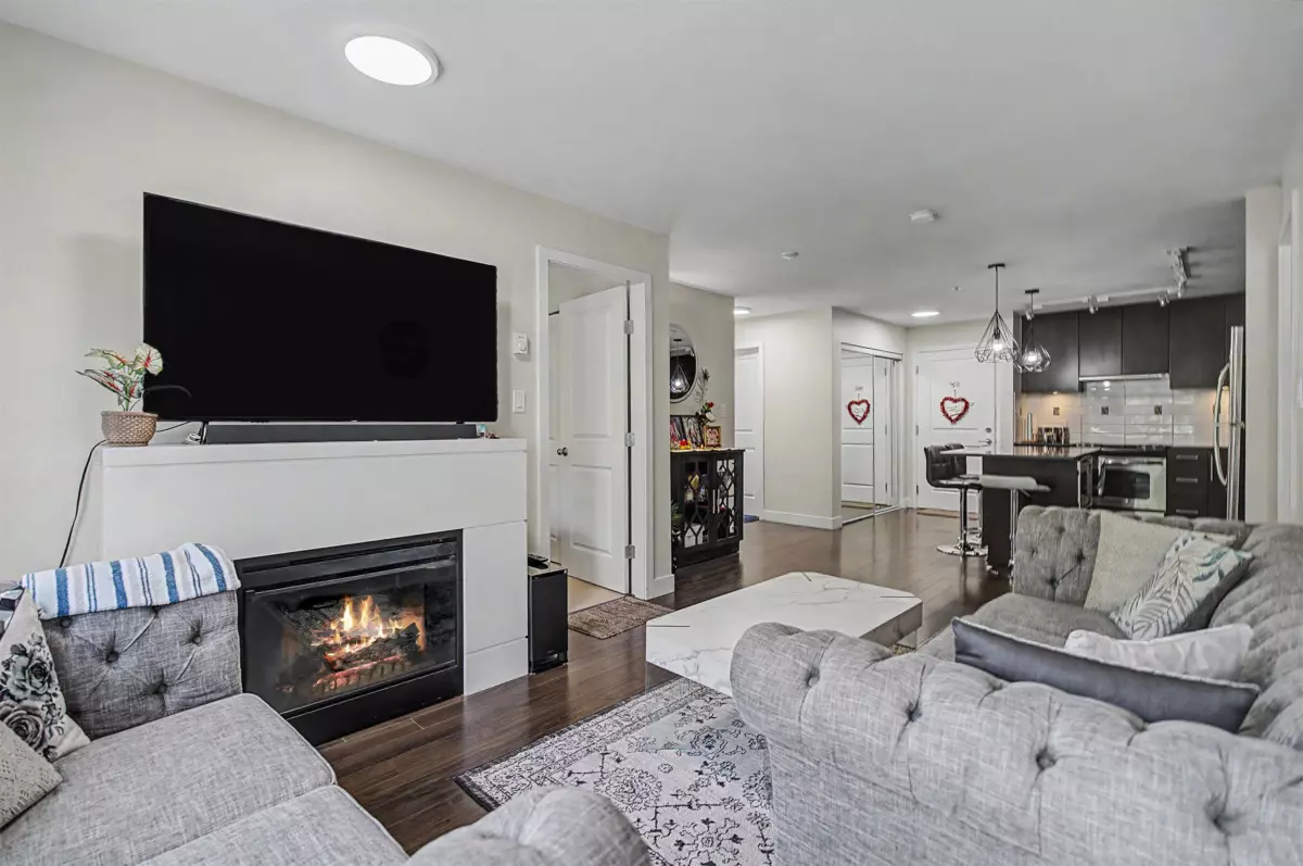 Family Room Photo of 252 15850 26 Avenue, Surrey, BC