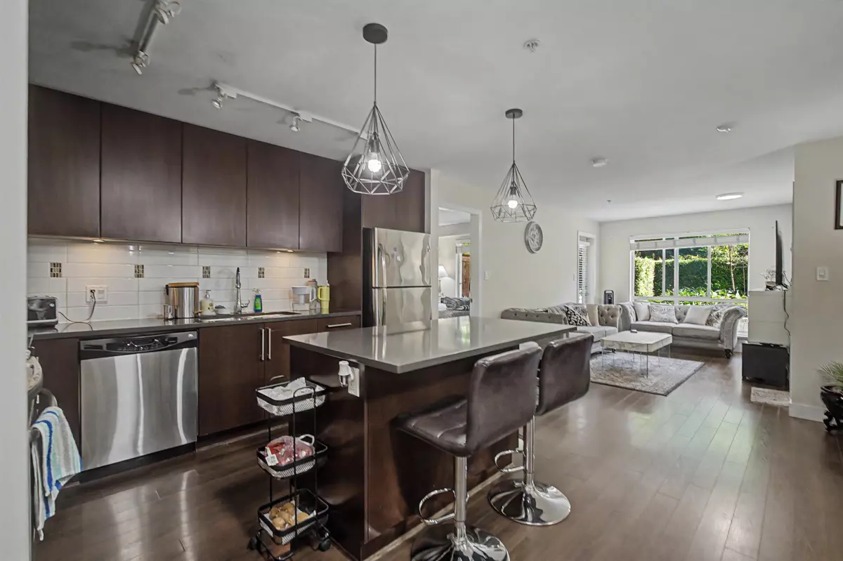 Living Room Photo of 252 15850 26 Avenue, Surrey, BC