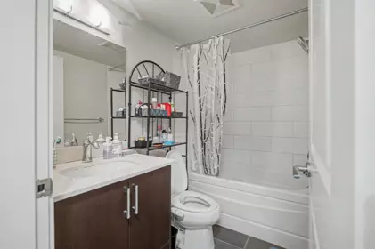 Primary Bathroom Photo of 252 15850 26 Avenue, Surrey, BC