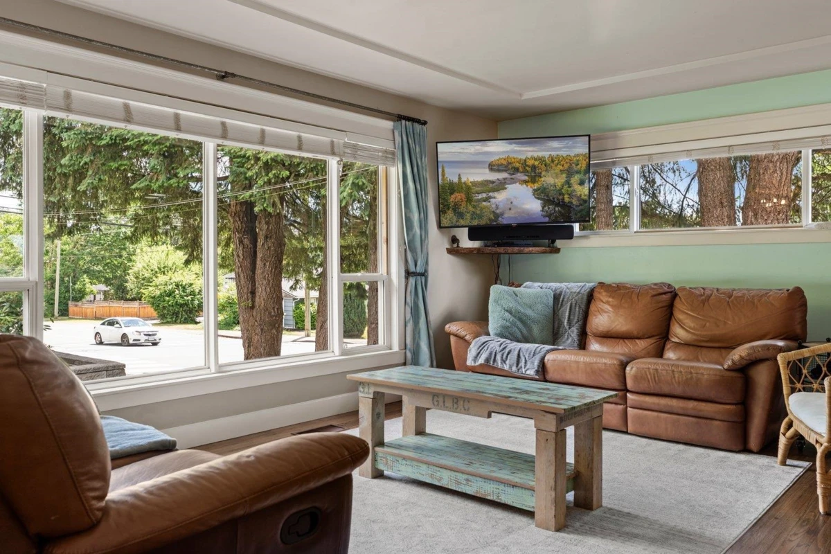 Family Room Photo of 7807 Grand Street, Mission, BC