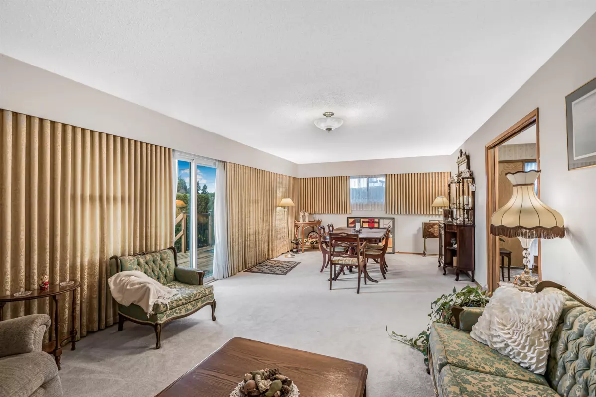 Living Room Photo of 31908 Old Yale Road, Abbotsford, BC