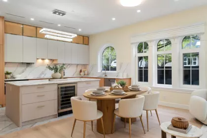 Kitchen Island Photo of 2 4503 W 15th Avenue, Vancouver, BC