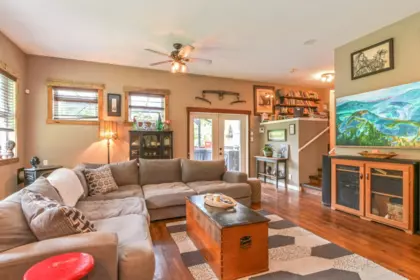 Kitchen Island Photo of 32955 Dewdney Trunk Road, Mission, BC