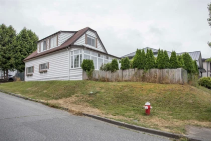 12393 Gray Street, Maple Ridge, BC, Maple Ridge — Single Family Residence for sale