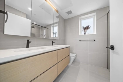 Mudroom Photo of 130 W Woodstock Avenue, Vancouver, BC
