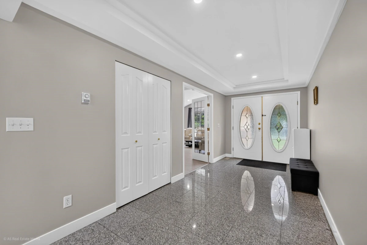 Dining Area Photo of 9416 163a Street, Surrey, BC