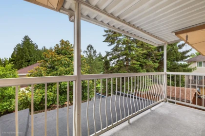 Hallway Photo of 9416 163a Street, Surrey, BC